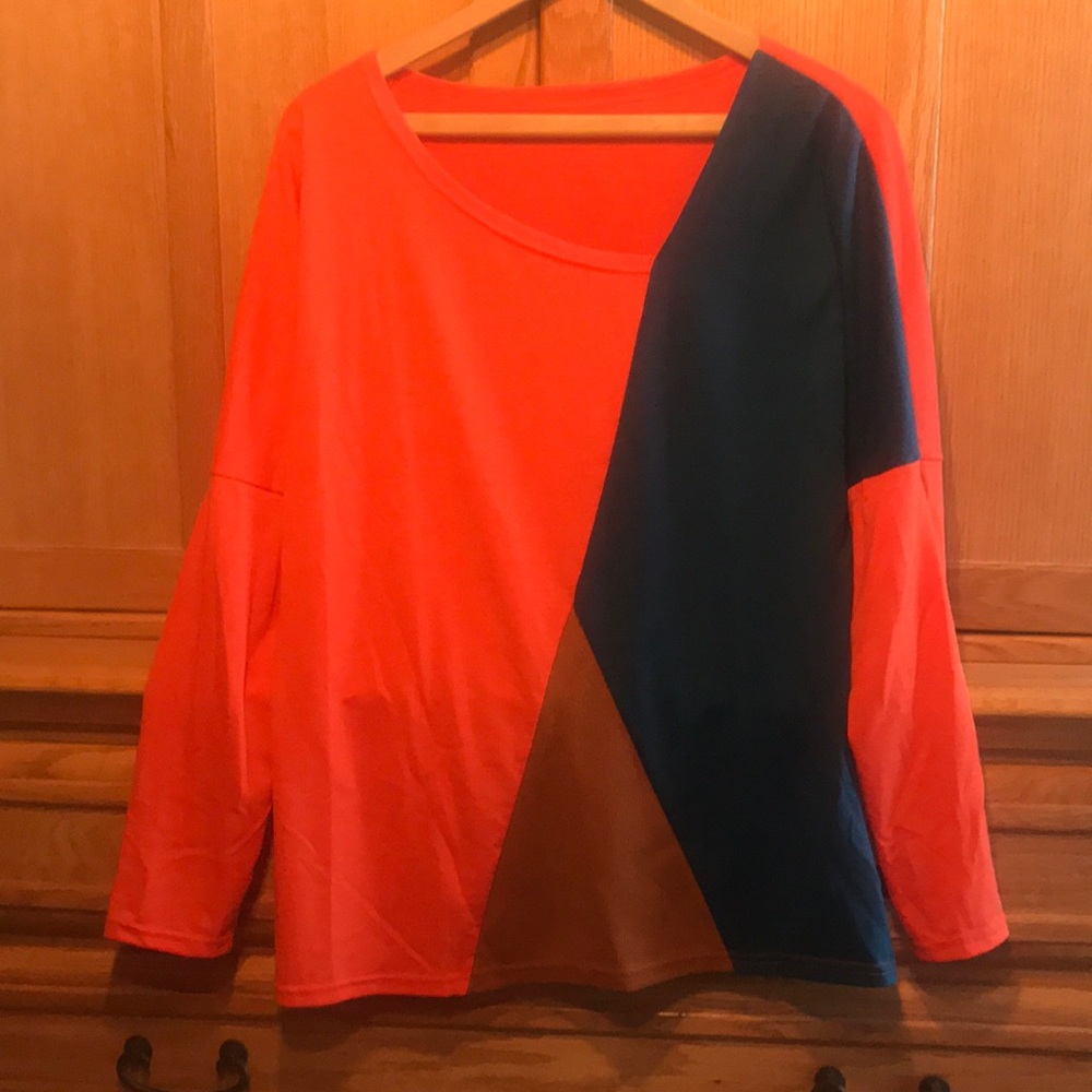 Multi color-blocked, long sleeve shirt.